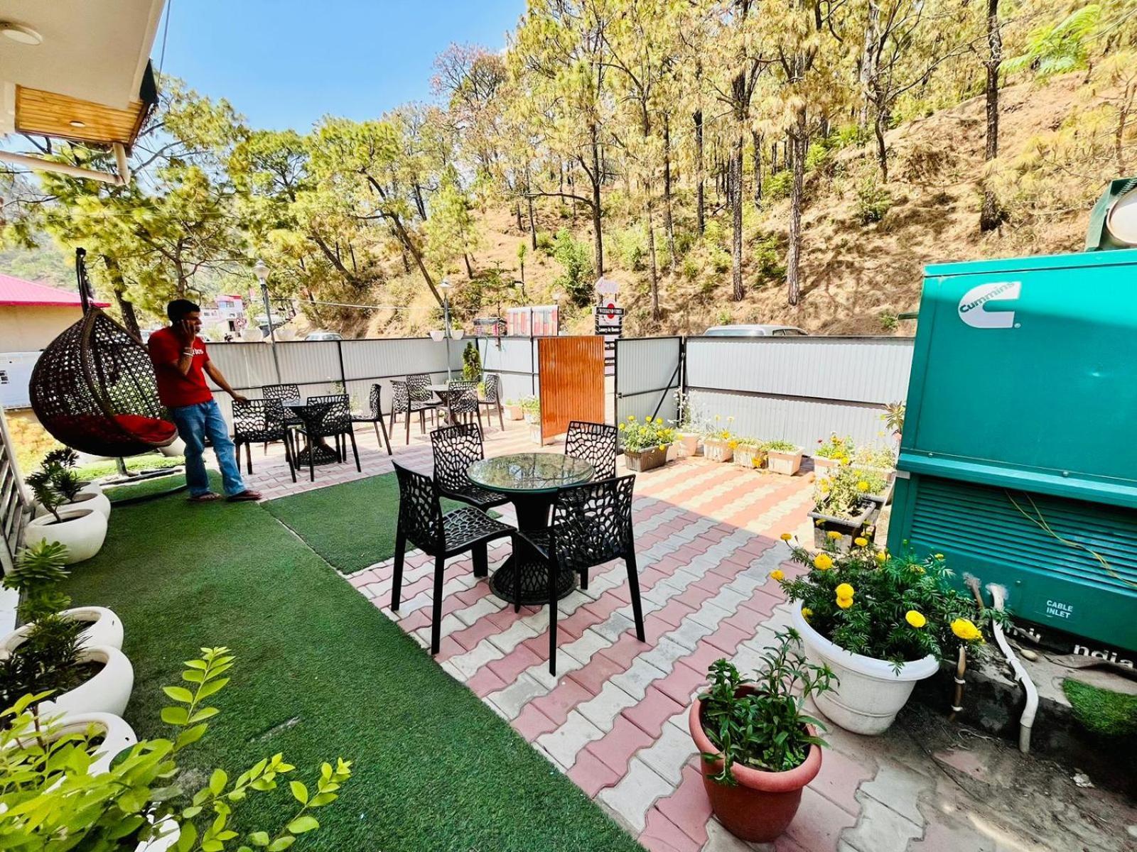 Weekend Vibes Bed and Breakfast Kasauli Εξωτερικό φωτογραφία